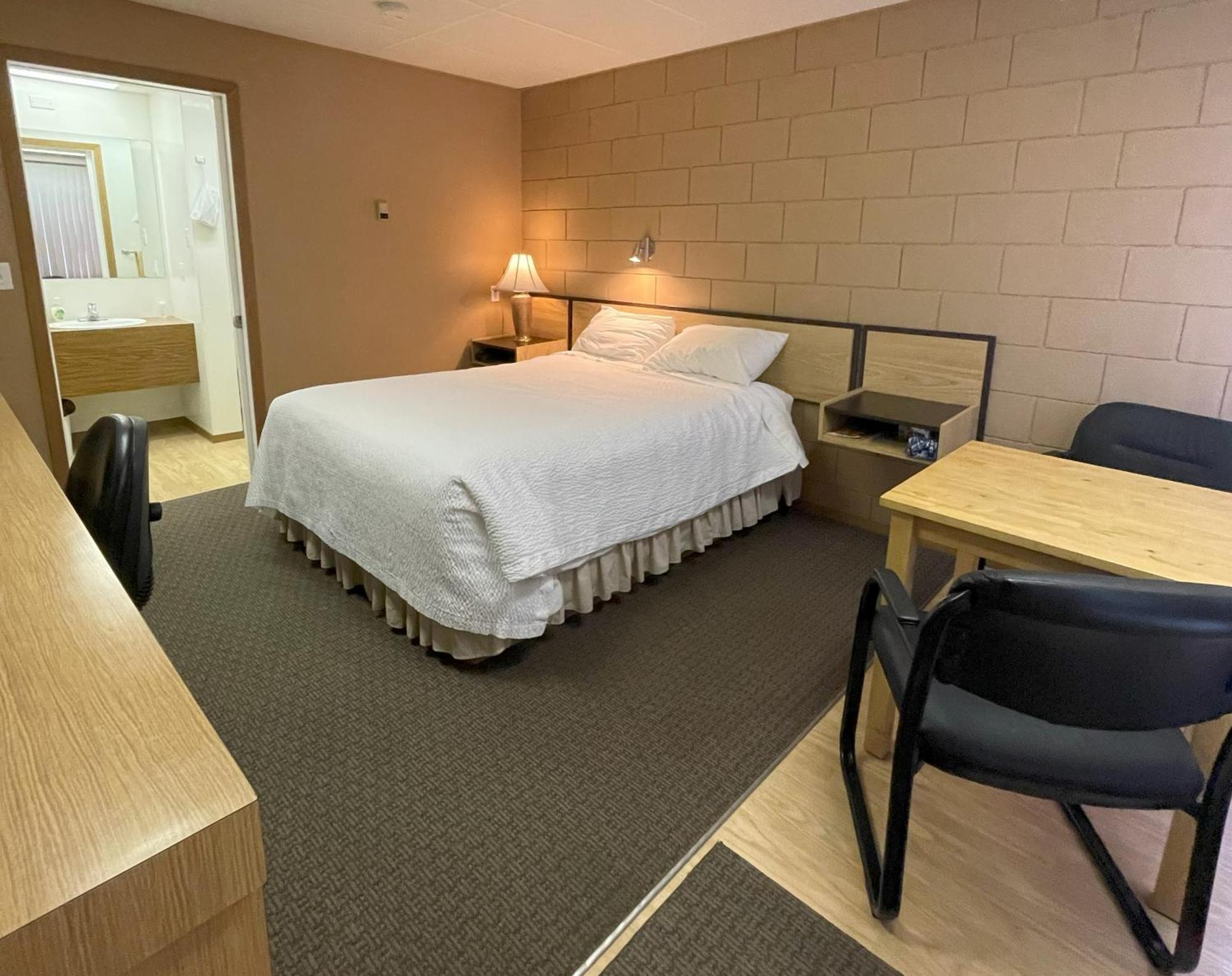 Rest Easy Motel Three Hills